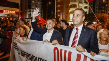 MEZİTLİ’DE CUMHURİYET COŞKUSU DORUĞA ULAŞTI