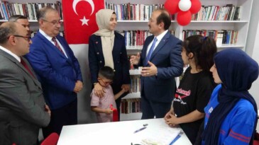 ŞEHİDİN İSMİ VERİLEN KÜTÜPHANEDE KONUŞAN EŞİ: “İNŞALLAH YENİ  NESLE ÖRNEK OLURUZ”