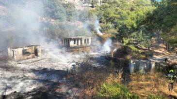 ANAMUR’DA ÇIKAN YANGIN KONTROL ALTINA ALINDI