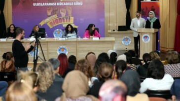 AKDENİZ BELEDİYESİ’NDEN “SÖZÜMÜZ BİTMEDİ, ŞİDDETİ DURDURACAĞIZ” PANELİ