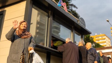 Geçim Sıkıntısına Karşı Dayanışma Sofrası: Mahalle Mutfakları