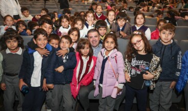 MEZİTLİ’DE DAHA ÖNCE TİYATRO İZLEMEMİŞ ÇOCUKLAR TİYATRO İLE BULUŞTURULDU