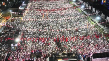 CHP Genel Başkanı Özgür Özel, Aydın’da Atatürk Kent Meydanı’nda düzenlenen “Millet İradesine Sahip Çıkıyor” mitinginde Konuştu.!