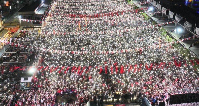 CHP Genel Başkanı Özgür Özel, Aydın’da Atatürk Kent Meydanı’nda düzenlenen “Millet İradesine Sahip Çıkıyor” mitinginde Konuştu.!