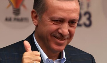 Tahmini enflasyonda sapma olmazsa Cumhurbaşkanı, bakanlar ve milletvekilleri ocak ayında %18 zam alırken, emeklilere %11 zam yapılacak.