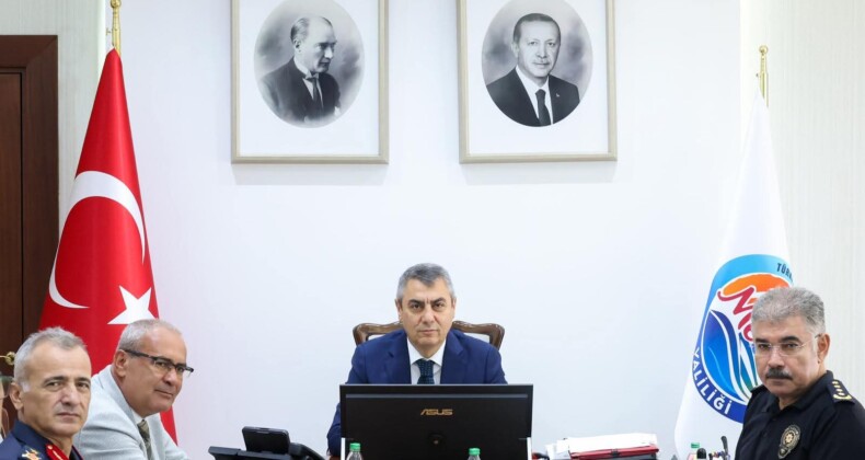 Mersin Valisi Sayın Atilla Toros başkanlığında, Güvenlik ve Asayiş Değerlendirme Toplantısı gerçekleştirildi.