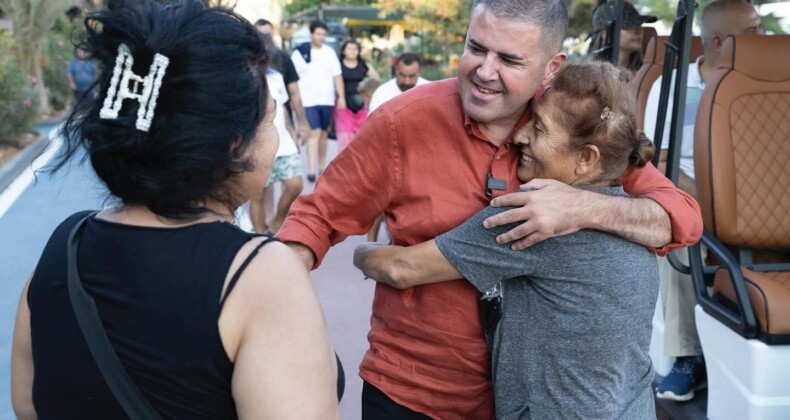 Mezitli Belediye Başkanı Sayın Ahmet Serkan Tuncer Viranşehir sahilimizden Akdeniz Mahallesi sahil şeridimize kadar kapsamlı incelemelerde bulundu.