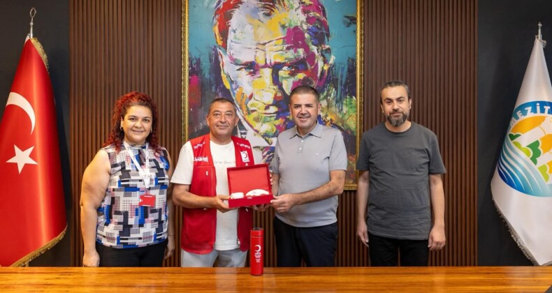 Mezitli Belediye Başkanı Ahmet Serkan Tuncer Mezitli Kızılay Başkani Ve Yönetimini Kabul Etti.