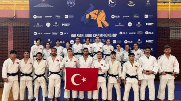 Milli judocular, Kosova’da düzenlenen Büyükler Balkan Judo Şampiyonası’nda toplam 11 madalya kazandı. 🇹🇷  🥇3 Altın 🥈2 Gümüş 🥉6 Bronz