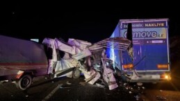 Mersin Tarsus’ta Minibüs Tır’a Çarptı: 3 Ölü, 16 Yaralı