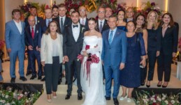 Özgür Özel, Cemil Tugay’ın kızı Defne ve Mümtaz Şanlı çiftinin düğün törenine katıldı.