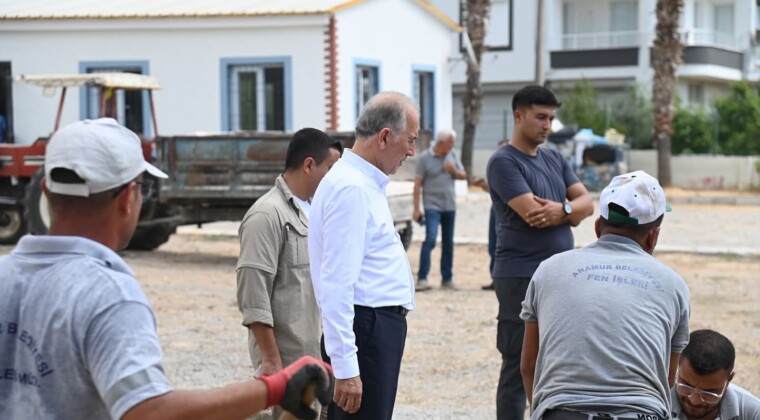 Durmuş DENİZ Sahalarda Okul Mesaisinde   Abdulkadir Perşembe Vakfı Mesleki ve Teknik Anadolu Lisesini ziyaret ederek okul yöneticilerimizle bir araya geldik.   Ayrıca okulumuzun bahçesinde Fen İşleri Müdürlüğüne bağlı ekiplerimiz tarafından gerçekleştirilen düzenleme çalışmalarını inceledik.   Okullarımıza ve eğitime verdiğimiz desteği arttırarak sürdüreceğiz.