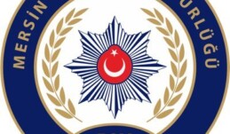 Mersin’de 2,6 Milyon TL’lik Soygunun Perde Arkası: Telefon Dolandırıcıları Suçüstü Mersin’de polis ve savcı kılığına giren dolandırıcılar suçüstü yakalandı; 2,6 milyon TL’lik altın ve döviz ele geçirildi.