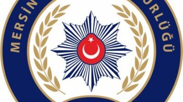 Mersin’de 2,6 Milyon TL’lik Soygunun Perde Arkası: Telefon Dolandırıcıları Suçüstü Mersin’de polis ve savcı kılığına giren dolandırıcılar suçüstü yakalandı; 2,6 milyon TL’lik altın ve döviz ele geçirildi.