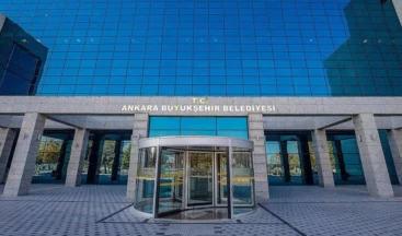 Son dakika… Ankara Büyükşehir Belediyesi’ne operasyon: Çok sayıda kişi için gözaltı kararı! Son dakika haberi… Ankara Büyükşehir Belediyesi’nin 2021-2024 yıllarında düzenlediği konserlerde yaptığı harcamalarda ‘kamu zararı oluştuğu’ iddiasıyla yürütülen soruşturma kapsamında, 13 kişi gözaltına alındı. Operasyona ilişkin, Ankara Cumhuriyet Başsavcılığı’ndan açıklama geldi. ABB tarafından operasyonla ilgili yapılan açıklamada, Melih Gökçek dönemiyle ilgili bekletilen dosyalara dikkat çekilerek “Beklentimiz; soruşturmaların herkese ayrıcalık tanınmadan eşit şekilde yürütülmesi ve adaletin sağlanmasıdır” denildi.