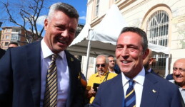 Fenerbahçe’de seçim günü: Tarihi kongrede yeni başkan belli oluyor Fenerbahçe Kulübü, olağanüstü seçimli genel kurulunda yeni başkanını seçecek. Sarı-lacivertlilerde başkanlık için Ali Koç ve Sadettin Saran yarışacak. Fenerbahçe’nin yeni başkanının belli olacağı seçim gününde oy verme işlemi 10.00’da başlayacak.
