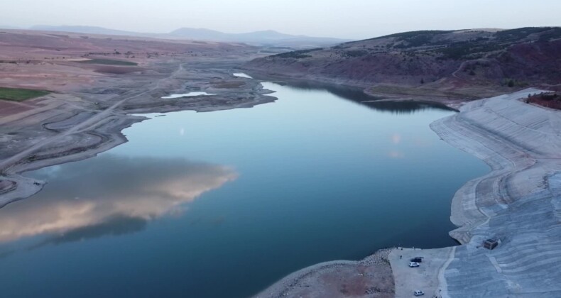 Yozgat’ta beklenen yağışlar düşmedi, Uzunlu Barajı’nda sular çekildi