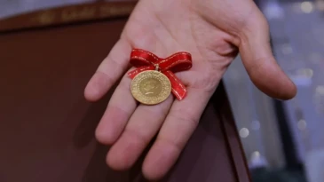 Altında psikolojik sınır devrildi: Kapalıçarşı’da çeyrek altın 10 bin TL’yi geçti