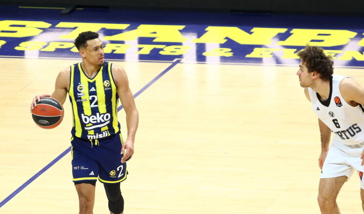 Fenerbahçe Beko, EuroLeague’de sahasında Virtus Bologna’yı 66-64 mağlup etti. Sarı-lacivertliler, ligde üst üste 5. galibiyetini elde etti.