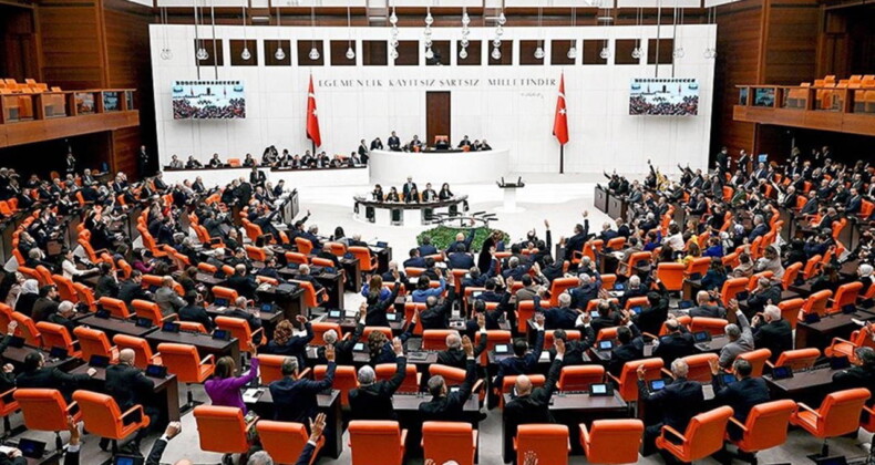 TBMM’de aynı manzara: Kadına yönelik şiddetin nedenlerinin araştırılması için verilen öneri, AKP ve MHP oylarıyla reddedildi DEM Parti ve CHP’nin “Kadına yönelik şiddetin nedenlerinin tüm boyutlarıyla araştırılması” önerisi AKP ve MHP oylarıyla reddedildi.