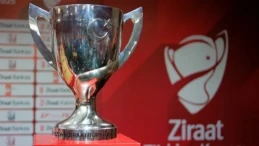 Türkiye Kupası’nda gruplar belli oldu! Dev derbi oynanacak Ziraat Türkiye Kupası’nda gruplar kura çekimiyle birlikte belli oldu… İlk hafta Beşiktaş-Fenerbahçe derbisi oynanacak