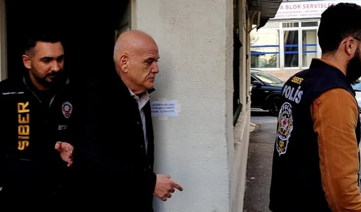 Başsavcılığın sözünü ettiği isim Ahmet Çakar mıydı? İstanbul Cumhuriyet Başsavcısı Akın Gürlek’in futbolda bahis soruşturmasına ilişkisine açıklamasında işaret ettiği isim futbol yorumcusu Ahmet Çakar ve eşi miydi?