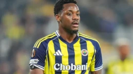 UEFA’dan Duran’a şok ceza! Kritik maçlarda yok UEFA Kontrol, Etik ve Disiplin Kurulu, temsilcimiz Fenerbahçe’nin golcüsü Jhon Duran’a 2 maç ceza verdi.