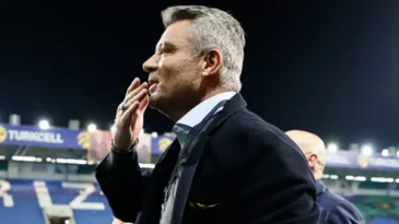 Sadettin Saran gözaltına alınmıştı: Fenerbahçe’den olağanüstü toplantı sonrası açıklama! Fenerbahçe Kulübü Yönetim Kurulu’nun Başkan Sadettin Saran’ın gözaltına alınması sebebiyle olağanüstü toplantı kararı aldı. Yönetim Kurulu Üyesi Ertan Torunoğulları, toplantı sonrası açıklamalarda bulundu.