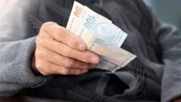 CHP’li Kılıç’tan emeklilerin bayram ikramiyesi için kanun teklifi CHP İzmir Milletvekili Sevda Erdan Kılıç, emeklilerin bayram ikramiyesinin bir aylık net asgari ücret tutarına çıkarılması için kanun teklifi verdi.