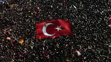 CHP GENEL BAŞKANI ÖZGÜR ÖZEL MEYDANLARI TİTRETTİ..!