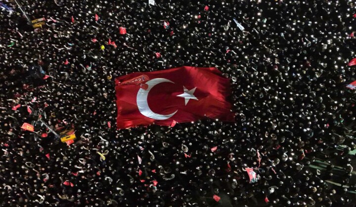 CHP GENEL BAŞKANI ÖZGÜR ÖZEL MEYDANLARI TİTRETTİ..!