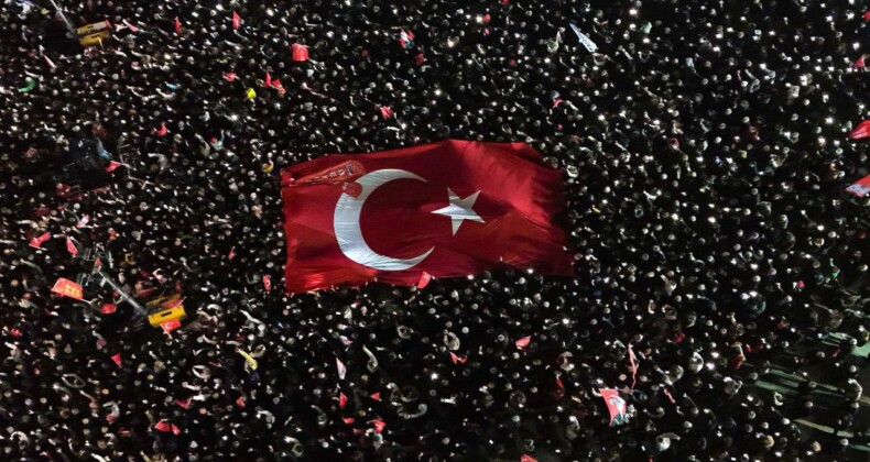 CHP GENEL BAŞKANI ÖZGÜR ÖZEL MEYDANLARI TİTRETTİ..!