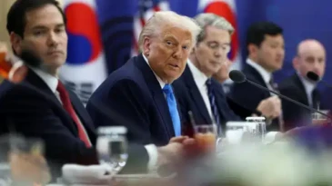 ABD Başkanı Donald Trump, ticaret anlaşmasını yürürlüğe koymadığı için Güney Kore’ye uygulanan otomobil, kereste, ilaç ve diğer tüm karşılıklı tarifelerin yüzde 15’ten yüzde 25’e çıkarıldığını duyurdu.