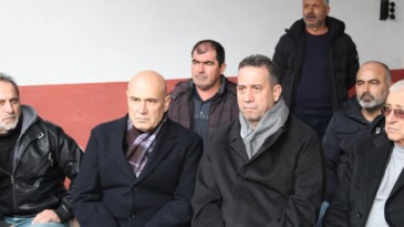 Ali Mahir BAŞARIR Mevkidaşı Turhan ÇÖMEZ’İ ZOR GÜNÜNDE YALNIZ BIRAKMADI