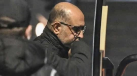 Aziz İhsan Aktaş davasında duruşma günü: Sanıklar 10 başlık altında savunma verecek Aziz İhsan Aktaş davası bugün görülmeye başlıyor. Suç örgütü lideri olduğu iddia edilen Aktaş ile birlikte, 34’ü tutuklu toplam 200 sanık ilk kez hakim karşısına çıkacak. Beşiktaş Belediye Başkanı Rıza Akpolat, Adana Büyükşehir Belediye Başkanı Zeydan Karalar ve Esenyurt Belediye Başkanı Ahmet Özer’in de aralarında yer aldığı isimler, 10 başlık altında savunma verecek. Duruşmanın ilk gününün büyük bir kısmının kimlik tespiti ile geçmesi bekleniyor