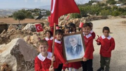 Yaklaşık 18 milyon öğrencinin ara tatili sona erdi.  • Okullarda ilk haftanın teması ‘Bayrak sevgisi’ olacak.