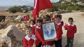 Yaklaşık 18 milyon öğrencinin ara tatili sona erdi.  • Okullarda ilk haftanın teması ‘Bayrak sevgisi’ olacak.