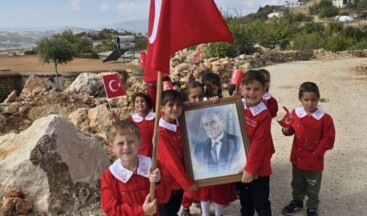 Yaklaşık 18 milyon öğrencinin ara tatili sona erdi.  • Okullarda ilk haftanın teması ‘Bayrak sevgisi’ olacak.