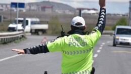 Trafik cezalarını artıracak kanun teklifinin ilk 23 maddesi kabul edildi.