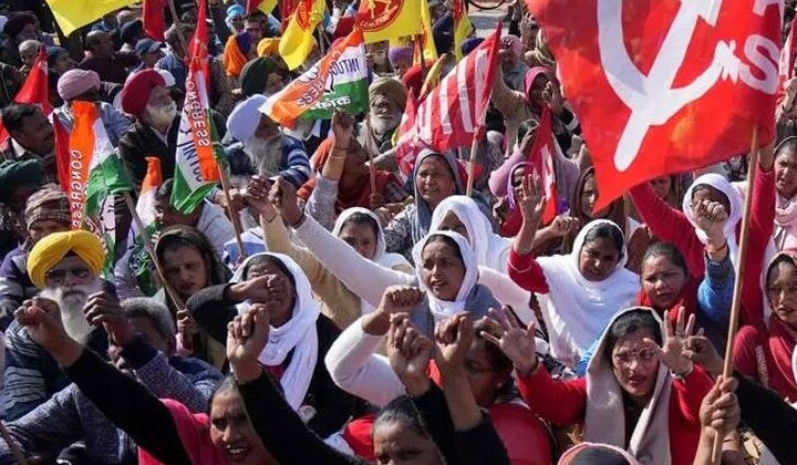 Hindistan’da 300 milyondan fazla işçi ve çiftçi genel greve çıktı. Ülke genelinde gerçekleşen greve katılan halk, Başbakan Modi hükümetinin ekonomi ve çalışma politikalarını protesto etti.