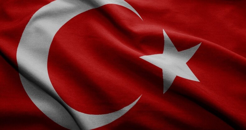 Milletimizin başı sağ olsun. Balıkesir 9’uncu Ana Jet Üs Komutanlığı’ndan havalanan F-16 uçağının kaza kırıma uğraması sonucu şehit olan pilotumuza Allah’tan rahmet; acılı ailesine, silah arkadaşlarına ve aziz milletimize başsağlığı diliyoruz