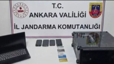 15 ilde eş zamanlı siber dolandırıcılık operasyonu: 58 kişi tutuklandı İçişleri Bakanı Ali Yerlikaya, 15 il merkezli operasyonlarda 90 şüphelinin yakalandığını, 58’inin tutuklandığını duyurdu.