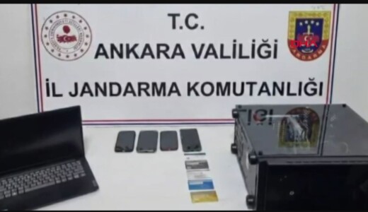 15 ilde eş zamanlı siber dolandırıcılık operasyonu: 58 kişi tutuklandı İçişleri Bakanı Ali Yerlikaya, 15 il merkezli operasyonlarda 90 şüphelinin yakalandığını, 58’inin tutuklandığını duyurdu.
