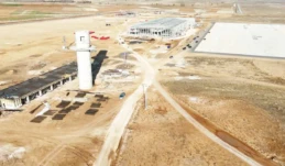 Açılmayan havaalanına 5.2 milyar aktı Temelleri 2018’de atılan Bayburt-Gümüşhane Havaalanı bir türlü faaliyete geçmedi. Yüklenici Bayburt Group, 14 yıldır Kop Tüneli’ni, 9 yıldır da Vauk Tüneli’ni hayata geçiremedi.