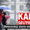 Meteoroloji’den kritik uyarı: Birçok bölgede kar geliyor Meteoroloji Genel Müdürlüğü’nün son değerlendirmelerine göre Türkiye genelinde yağmur, sağanak ve bazı bölgelerde kar bekleniyor. Doğu Anadolu ve Doğu Karadeniz için çığ tehlikesi uyarısı yapılırken, Şırnak, Hakkari, Bitlis ve Van çevrelerinde kuvvetli yağış öngörülüyor.