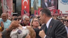 Ali Mahir Başarır Mersin’de sahada CHP’li Ali Mahir Başarır, Mersin’de sabah yürüyüşünün ardından yurttaşlarla kahvaltı sofrasında bir araya gelerek sohbet etti.