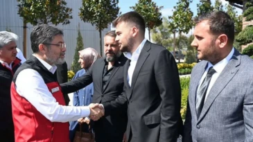 20 yaşındaki AKP’li paraya para demedi! 20 milyar liralık et… Polonya’da kurulan ve AKP’li genç ismin ortak olduğu şirketin, 93 bin ton et satışı karşılığında milyarlarca lira aldığı ortaya çıktı.