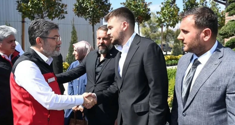 20 yaşındaki AKP’li paraya para demedi! 20 milyar liralık et… Polonya’da kurulan ve AKP’li genç ismin ortak olduğu şirketin, 93 bin ton et satışı karşılığında milyarlarca lira aldığı ortaya çıktı.