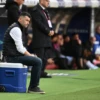 Burak Yılmaz istifa etti, iki ismi topa tuttu: ‘Ali kıran baş kesen’ Gaziantep FK Teknik Direktörü Burak Yılmaz, Rizespor mağlubiyetinin ardından istifasını açıklarken MHK Başkanı’nı hedef aldı. “Kim koruyorsa onu, büyükler koruyor” diyen Yılmaz, federasyondaki isimleri tek tek sıralarken, TFF 2. Başkan Vekili Fuat Göktaş için çarpıcı bir iddiada bulundu.