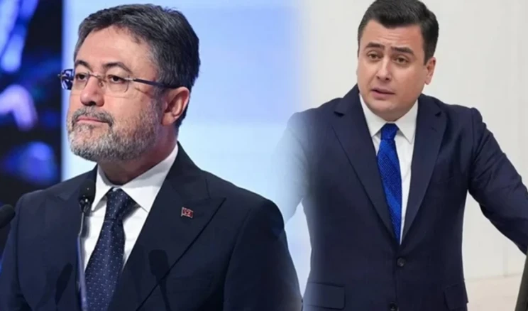 Hobi bahçelerinde yıkım sonrası AKP’liler toplantıda birbirine girdi Hobi bahçelerine yıkım ve ağır ceza planı, AKP içinde gerilimi büyüttü. MKYK’de Tarım Bakanı İbrahim Yumaklı ile Osman Gökçek karşı karşıya geldi. Gökçek, seçime kısa süre kala yıkımların tepki çekeceğini savunurken, Yumaklı vatandaşlardan şikâyet geldiğini söyledi.